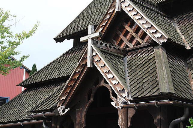 In Furtwangen gezimmert, von den Fjorden in Norwegen inspiriert: Detail der Stabkirche im Europa-Park.