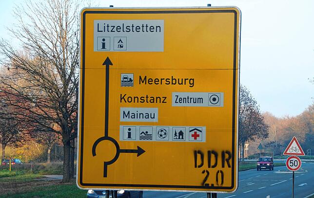 Bild 1: Am Kreisverkehr die erste Ausfahrt Richtung Konstanz nehmen, um in die DDR 2.0 zu gelangen? Was für ein Quatsch!