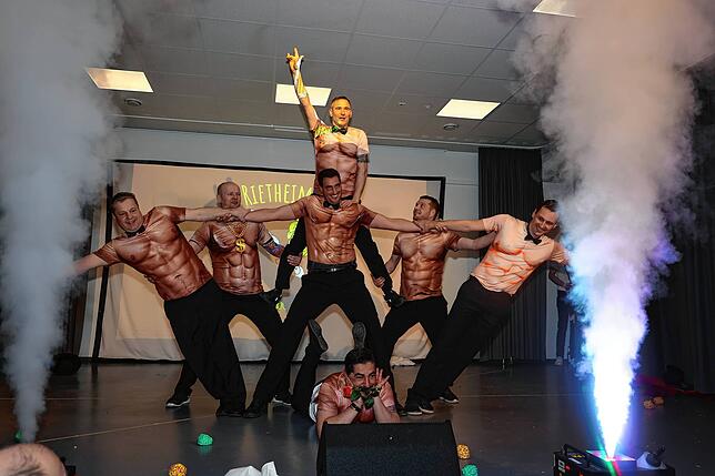 Bild 5: Zirkusfestival beim Sportlerball in Rietheim