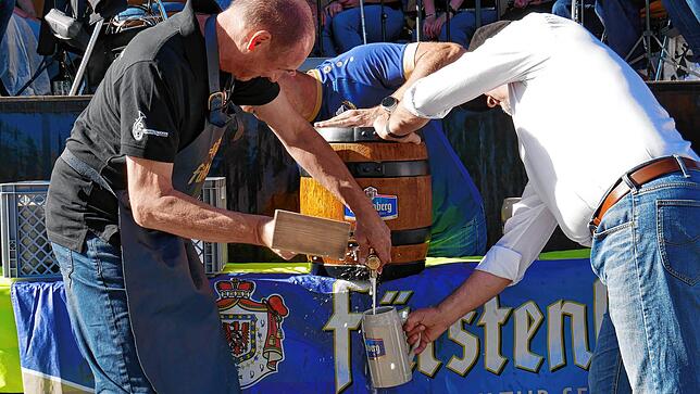 Bild 17: Albbrucker Dorffest: Ausgelassene Stimmung, zahlreiche Besucher und buntes Programm.