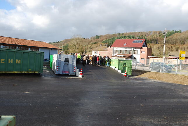 Größer und kundenfreundlicher ist der neu eröffnete Recyclinghof des Landkreises in Grießen. Im Bild die breite, befahrbare Rampe, die ...