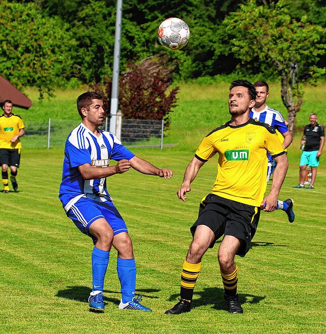 Bild 29: SV Karsau schießt sich mit 14:0 bei der Spvgg. Utzenfeld zum Titel &ndash; und wir haben Bilder!