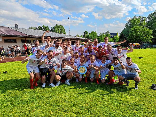 Der FC Kluftern ist Kreisligameister und steigt in die Bezirksliga auf.