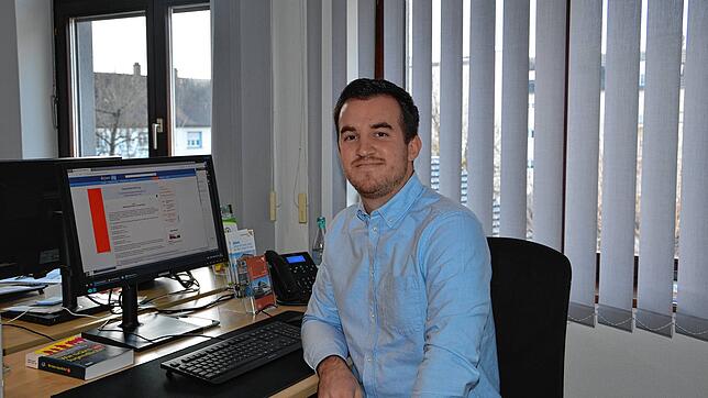 Die &bdquo;Rheinfelder Jugendgespräche&ldquo; führt der Jugendreferent Lars Lucas von einem &bdquo;Studio&ldquo; aus per ...