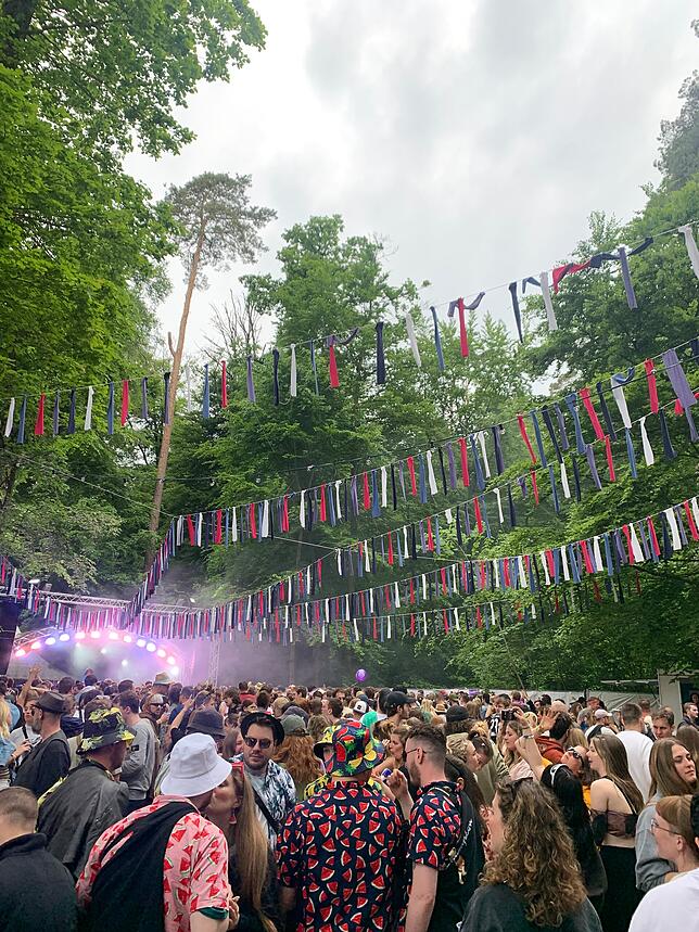 Feiern im Wald: Die kleine Walinkula-Bühne war nicht nur die Techno-affinen Festivalbesucher ein guter Ort.