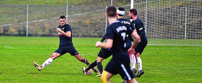 Bild 3: SV Buch besiegt die SG FC Wehr/Brennet in der Nachspielzeit mit 2:1 &ndash; und wir haben die Bilder!
