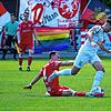 Die TSG Backnang zeigte eine harte Gangart: Maximilian Kuchler (am Boden) setzt gegen Villingens Nico Tadic die Grätsche an.
