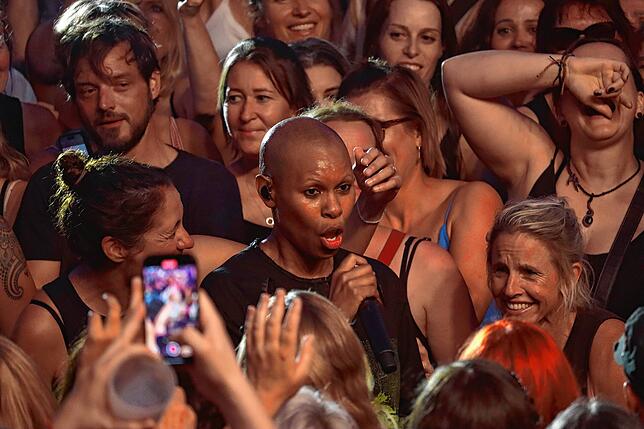 Bild 3: Skunk Anansie rockt Markdorf: 2500 Fans feiern furiosen Open-Air-Auftakt – die besten Bilder!