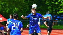 Sportsmann: Stefan Hilpüsch intervenierte nach einem vermeintlichen Handspiel des Weilheimer Torwarts außerhalb des Strafraums und ...