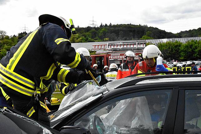 Bild 11: Bilder der Abschlussübung einer Blaulichtorganisationenübergreifenden Fortbildung