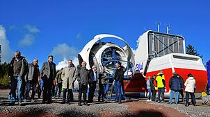 Die Baustelle der Windkraftanlagen auf dem Gießbacher Kopf konnten interessierte Bürger an einem Energietag besuchen. Bild: Christiane Sahli