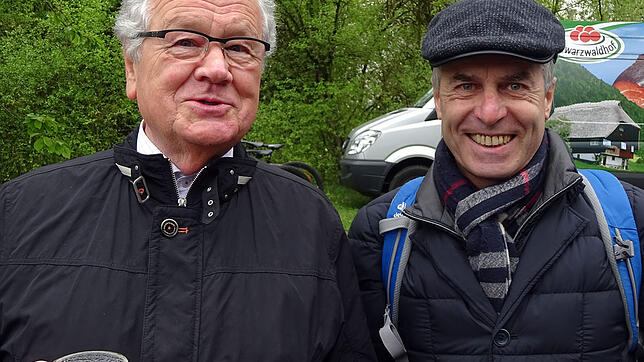 Der frühere Landtagsabgeordnete Franz Schuhmacher (links) beim autofreien 1. Mai 2018 im Achdorfer Tal mit SÜDKURIER-Redakteur Bernhard ...