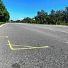 Die Markierungen auf der Fahrbahn zeugen von dem schrecklichen Unfall: Am Freitagnachmittag wurde ein 13-jähriger Radfahrer beim ...