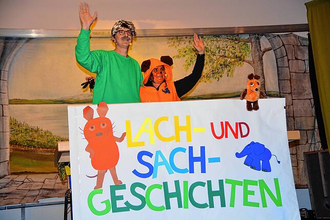 In den Lach- und Sachgeschichten von „Christoph und der süßen Maus“ untersuchten Bürgermeister Volker Frede und Ehefrau Mäggi die ...