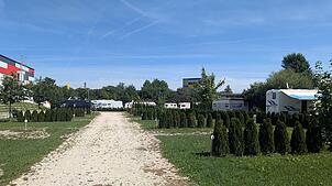 42 Stellplätze gibt es auf dem Campingplatz an der Ablach in Meßkich. Doch wer sind die Menschen, die hier Urlaub machen oder permanent ...