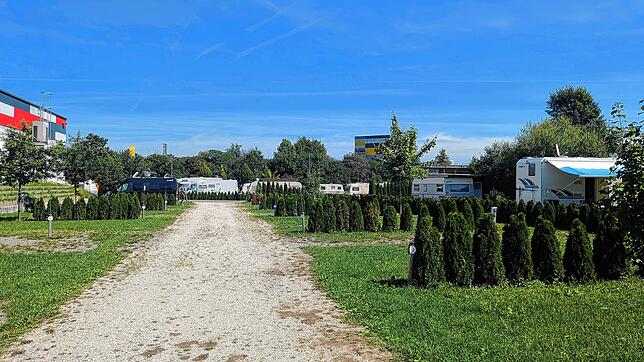 42 Stellplätze gibt es auf dem Campingplatz an der Ablach in Meßkich. Doch wer sind die Menschen, die hier Urlaub machen oder permanent ...