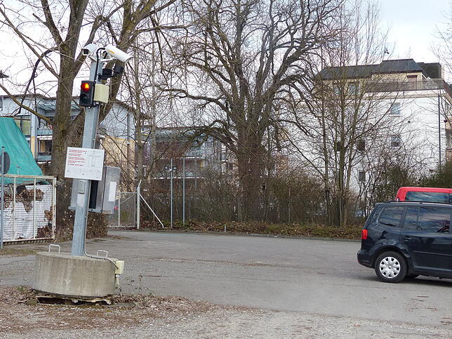 Das Landgericht verhandelt den Prozess gegen sechs Angeklagte, die sich wegen schweren Raubs und gewerbsmäßiger Bandenhehlerei ...