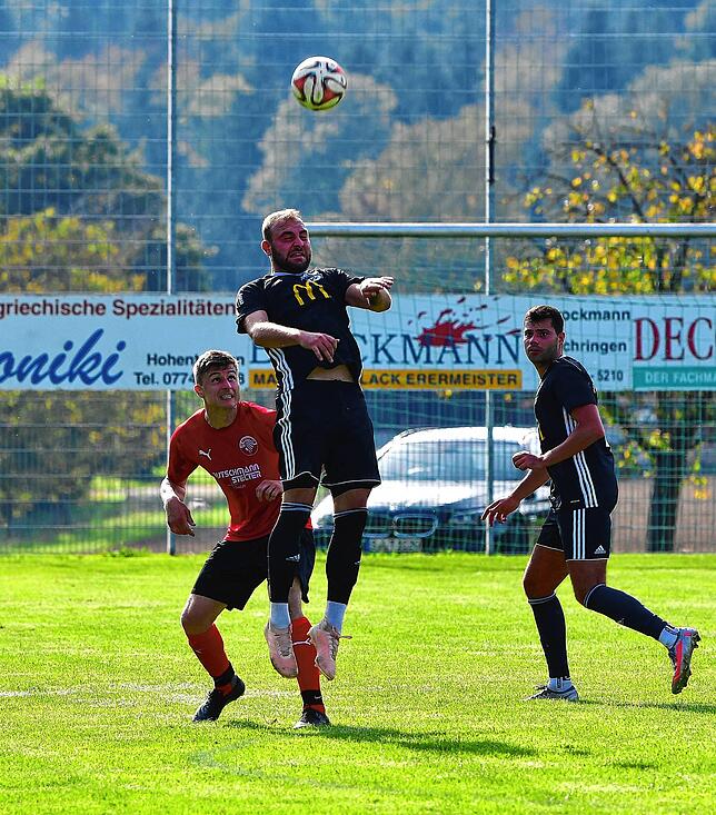 Bild 10: FC Hochrhein besiegt den FC Wallbach deutlich mit 4:0 &ndash; und wir haben die Bilder!