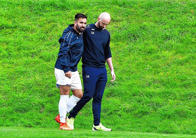 Knackpunkt: Nach 21 Minuten humpelte Gianpierre Notarpietro (links) verletzt vom Platz und bedingte so eine Umstellung im Spiel des FC ...
