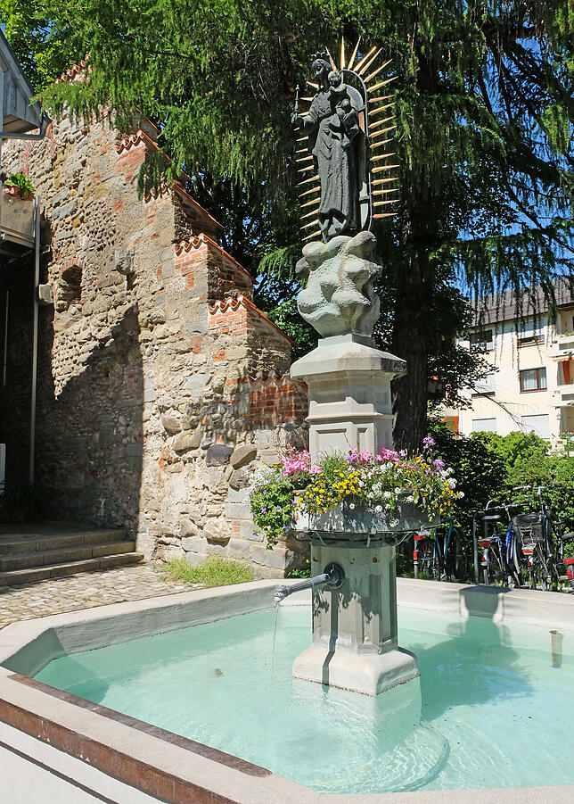 Der Marienbrunnen oben an der Gradebergstraße ist eine feste Station bei der Schwedenprozession.