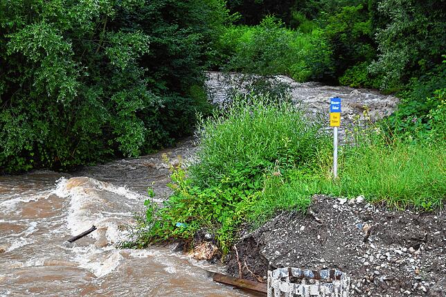 Bild 6: Bilder vom Hochwasser an der B313-Baustelle und bei Espasingen und Bodman