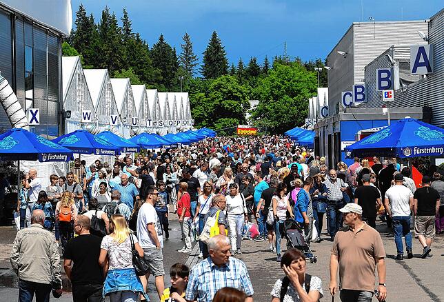 106.000 Besucher strömten vor zwei Jahr zur 60. Ausgabe der Südwest Messe. So voll wird es in diesem Jahr wegen den Corona-Auflagen ...