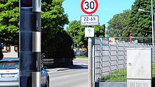 Am Ortsausgang von Krauchenwies in Richtung Göggingen steht die bislang einzige Blitzsäule des Landkreises, wobei zwischen 22 und 6 Uhr ...