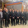 Freude bei der Feuerwehr Frickingen über Auszeichnungen, Beförderungen und eine Neuwahl: (vorn, von links) Bürgermeister Jürgen Stukle, ...