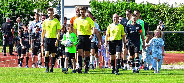 Bild 2: SG FC Wehr/Brennet unterliegt FC Emmendingen mit 0:4 – und wir haben Fotos! (Teil 2)