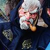 Die Maske der Feuerbuure Dürra zeigt das wettergegerbte Gesicht eines Bauern.