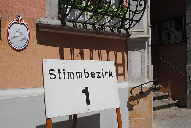 Eingang zum Stimmbezirk 1 im Waldshuter Rathaus.