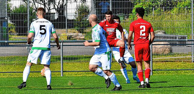 Bild 8: SV Herten rettet sich durch das 5:3 gegen VfR Bad Bellingen vor dem Abstieg &ndash; wir haben Bilder!