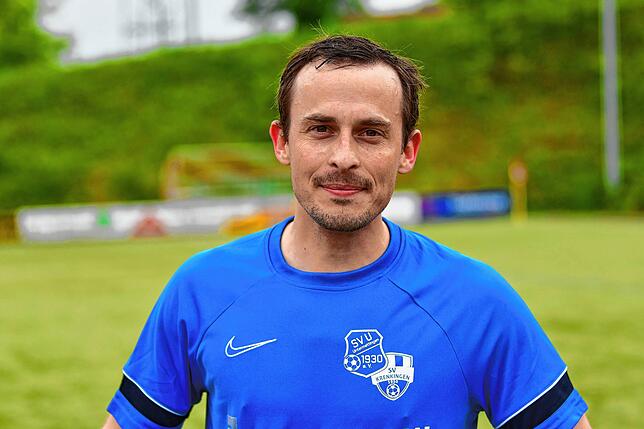 Werdegang: Steffen Huber (35) lebt mit seiner kleinen Familie in Lauchringen. Mit Fußball begann er im Nachwuchs des FC Tiengen 08, ...