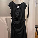 Ein Hingucker im „Henrys“: Mit 79,90 Euro ist dieses Kleid der Marke Windsor ein Schnäppchen. Neu kostet es ein Vielfaches.