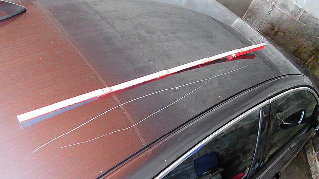 Wie bei dieser Serie im August 2018, bei der ein Serientäter über 40 Autos in Überlingen zerkratzte, zerstörte der Täter willkürlich ...