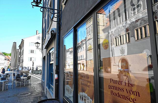 Gegenüber des Rathauses eröffnet der Bio-Eis-Hersteller Yammi aus Überlingen seine erste Filiale in der Innenstadt an der Hofstadt.