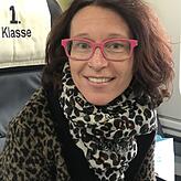 Sandra Wischnewski klagt über die beengten Verhältnisse in der Ersten Klasse, hat sich aber mit der Situaition aber einigermaßen ...