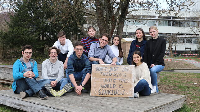 Elftklässler des Friedrich-Wöhler-Gymnasiums in Singen nehmen auch die Organisation der „Fridays for Future“-Proteste in der Stadt in ...