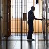 Wer die vom Gesundheitsamt angeordnete häusliche Quarantäne bricht, kann mit einer Freiheitsstrafe von bis zu zwei Jahren oder einer ...