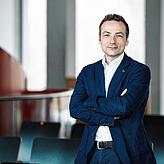 Professor Dr. Simon Koschut forscht und lehrt an der Zeppelin-Universität in Friedrichshafen. Am Lehrstuhl für internationale ...
