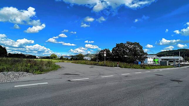 Zwischen Bahntrasse und Bundesstraße wird das Erweiterungsgebiet im Bereich Markwiesen-Markäcker erschlossen.
