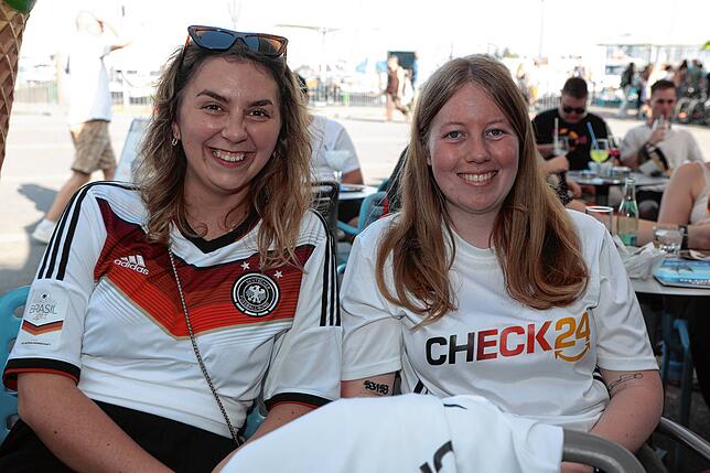 Bild 1: Die schönsten Bilder vom Public Viewing Deutschland gegen Ungarn