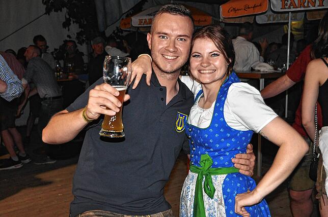 Bild 41: Vollgasstimmung war bei der Dirndl- und Lederhosenparty in Leimbach