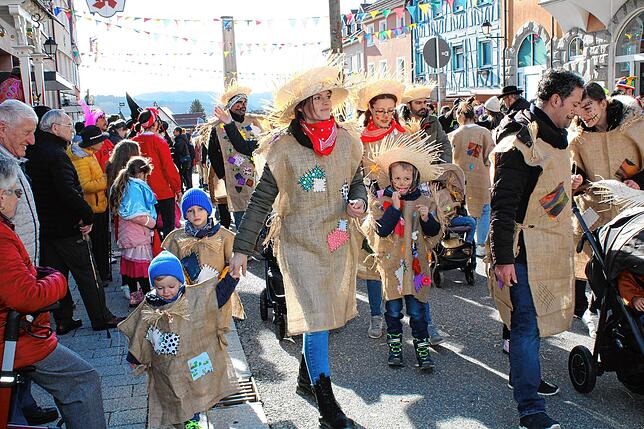 Bild 24: Kinderumzug und Setzen des Kindernarrenbaums in Stockach (Teil 1)