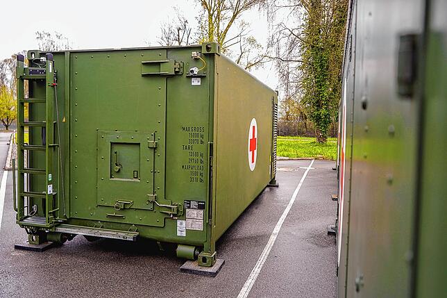 Der geschützte Verwundeten-Transport-Container basiert auf dem internationalen ISO-Standard-20-Fuß-Container.