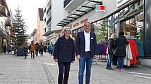 Die neue Wirtschaftsförderin Margot Fritz mit Schopfheims Bürgermeister Dirk Harscher. Die 54-Jährige stammt aus Hausen im Wiesental. ...