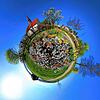 &bdquo;Crazy little planet&ldquo;, verrückter kleiner Planet &ndash; die Ausstellung heißt wie der Internet-Link crazylittleplanet.de ...
