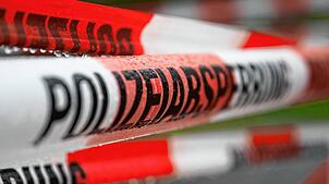 Absperrbänder der Polizei (Symbolbild). Bei der Renovierung eines Hauses ist in Rickenbach im Hotzenwald Kriegsmunition aufgetaucht.