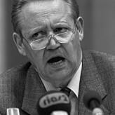 9. November 1989: SED-Funktionär Günter Schabowski bei seiner legendären „Unverzüglich“-Pressekonferenz in Ost-Berlin.