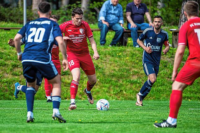 Bild 32: FC Schlüchttal gewinnt Spitzenspiel gegen SV Blau-Weiß Murg mit 2:1 &ndash; und wir haben Bilder!